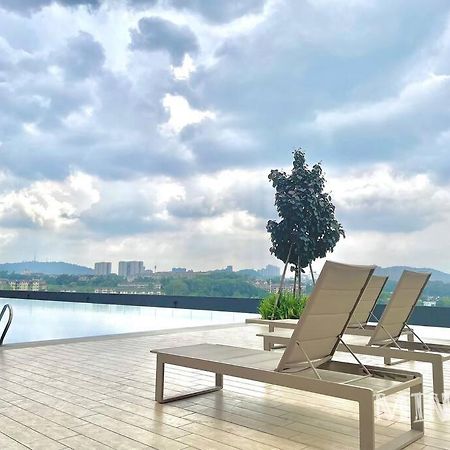 Netizen Near Mrt Couple Balcony Suite #31 Kampong Bukit Dukong Exterior photo