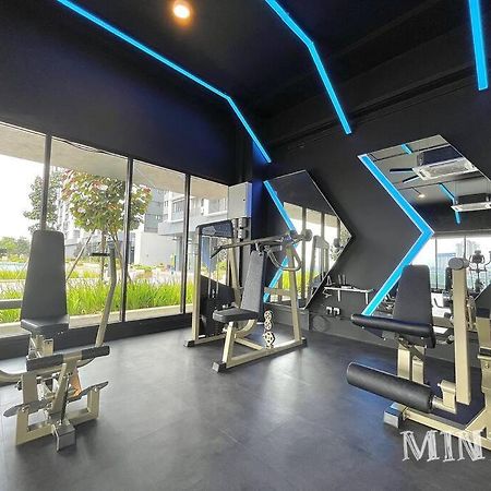 Netizen Near Mrt Couple Balcony Suite #31 Kampong Bukit Dukong Exterior photo