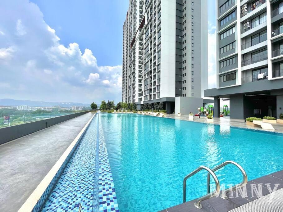 Netizen Near Mrt Couple Balcony Suite #31 Kampong Bukit Dukong Exterior photo